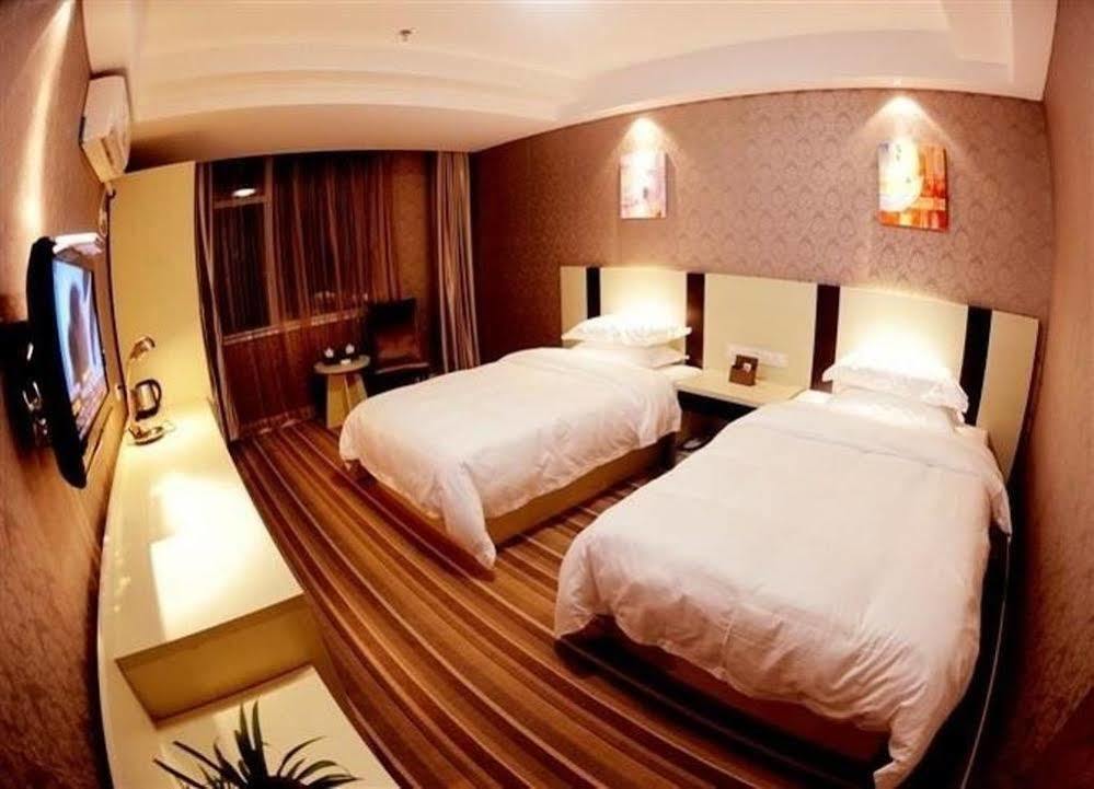 Ronghe Holiday Hotel Shiyan  Екстериор снимка