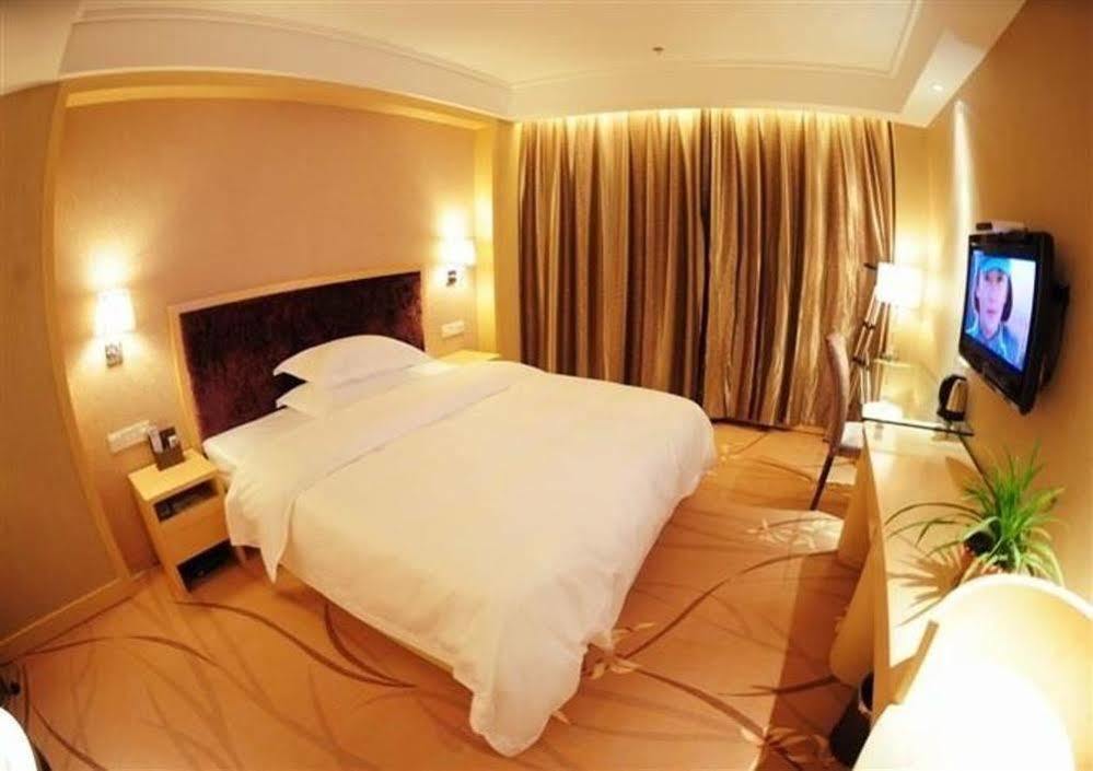 Ronghe Holiday Hotel Shiyan  Екстериор снимка