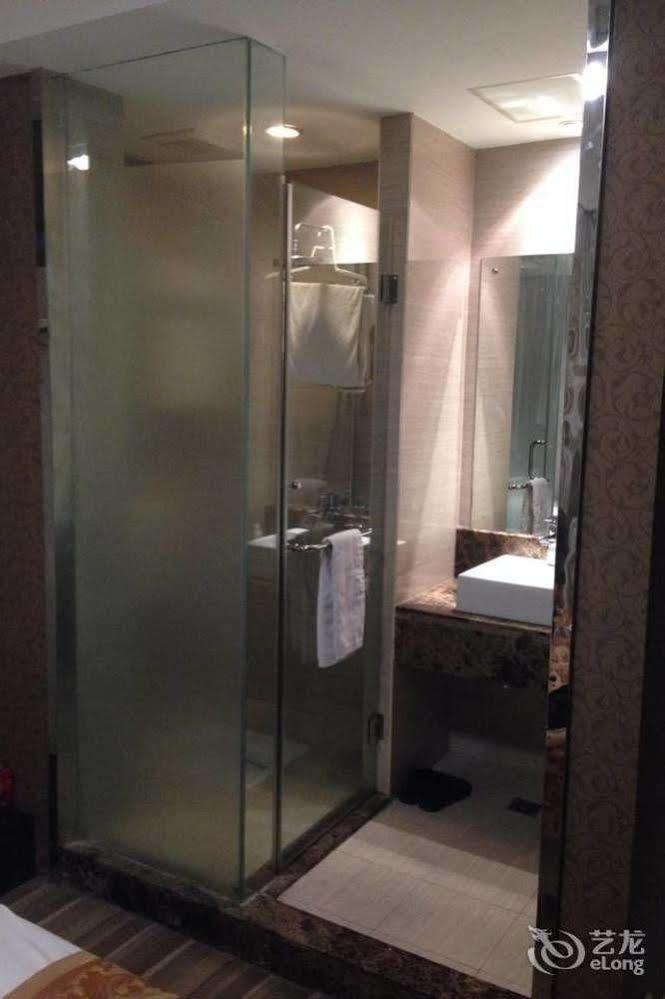 Ronghe Holiday Hotel Shiyan  Екстериор снимка