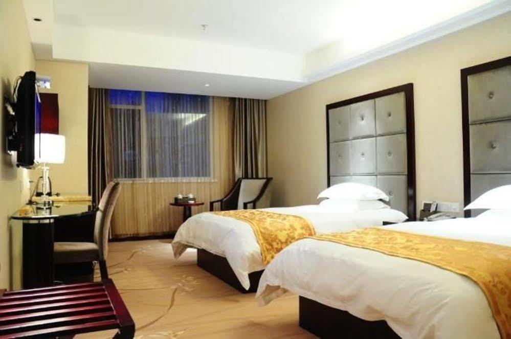 Ronghe Holiday Hotel Shiyan  Екстериор снимка