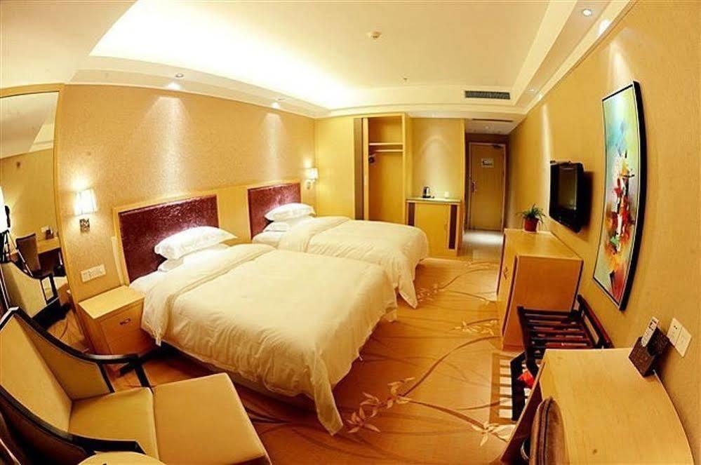 Ronghe Holiday Hotel Shiyan  Екстериор снимка